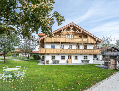 Wohngebäude mit integriertem Gästehaus